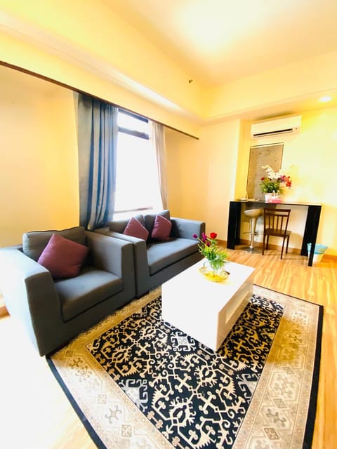Living room, Seating area