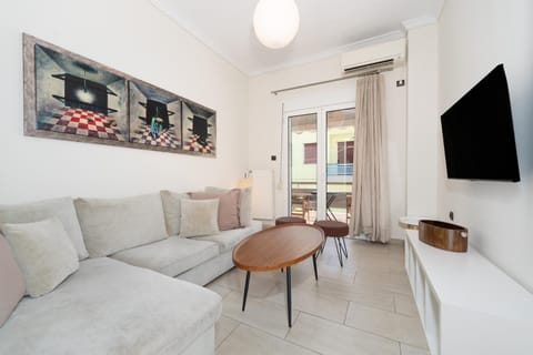 TV and multimedia, Living room, Seating area, air conditioner