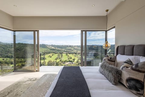 Villa Pacifico - 4BR Hilltop Lux Pool & View Villa in Plettenberg Bay