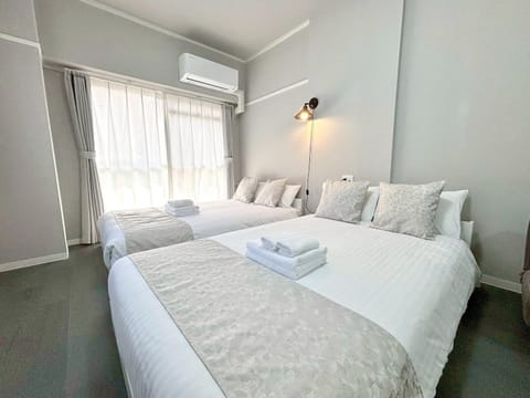 Bed, air conditioner