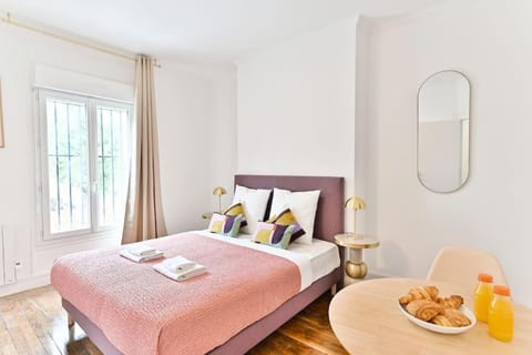 Bed, Photo of the whole room