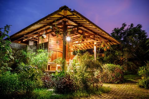 Property building, Facade/entrance, Garden, Garden, Garden view, Garden view