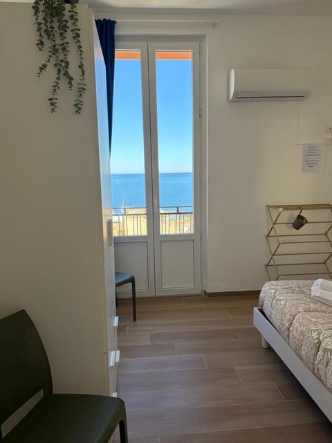 Bed, Bedroom, Sea view, wardrobe