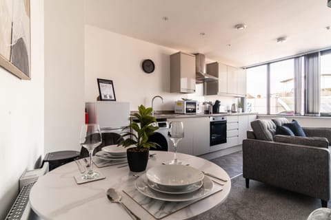 Bright 1 Bed Apartment in Central Wrexham Apartment in Wrexham