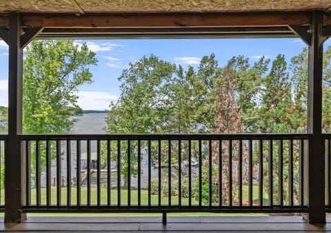 Reflection Bay House in Lynchburg