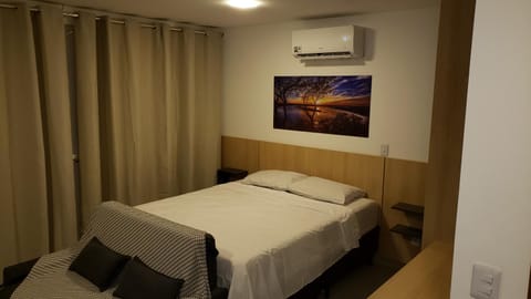 Bed, Photo of the whole room, Bedroom, air conditioner