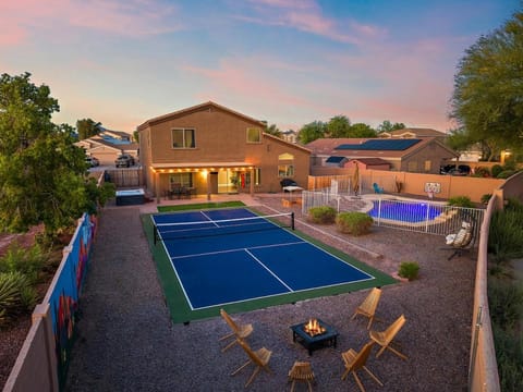 Mirage Peak Manor Luxury Villa Pool Spa Games Hosted by Relaxtay Villa in Casa Grande