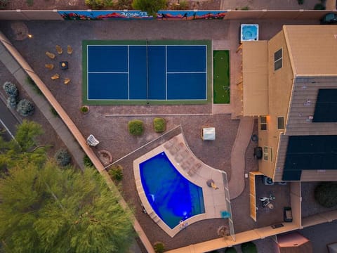 Mirage Peak Manor Luxury Villa Pool Spa Games Hosted by Relaxtay Villa in Casa Grande