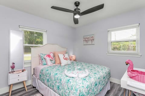 Memorial House - Ping Pong, Grill, Arcade, Beach! House in Fort Walton Beach