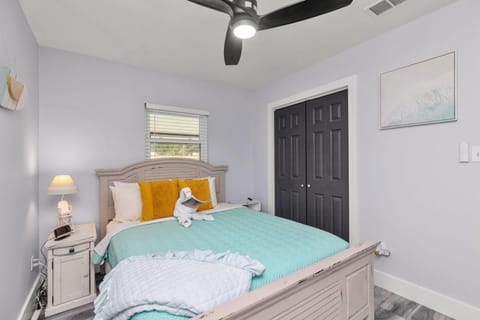 Memorial House - Ping Pong, Grill, Arcade, Beach! House in Fort Walton Beach