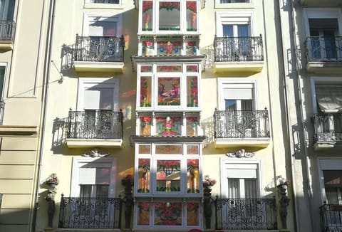 Facade/entrance