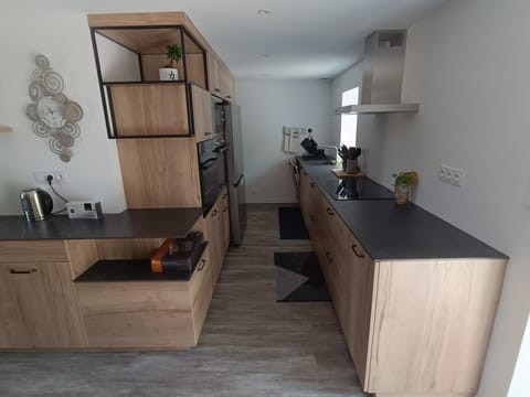 Kitchen or kitchenette, oven, stove