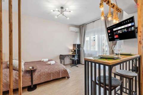 Bed, TV and multimedia, Living room, Dining area, Bedroom, towels