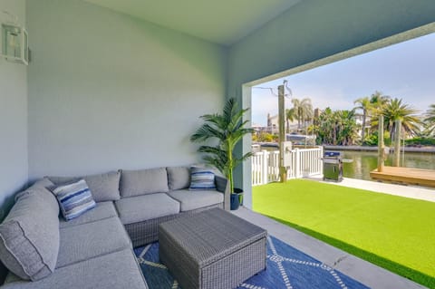 Steps to Dock and Sand! Waterfront Hudson Retreat House in Hudson