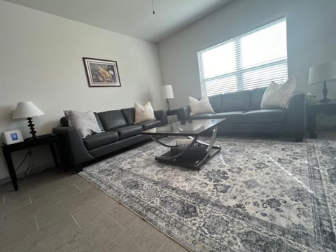 Magnolia Blooms House in Texas