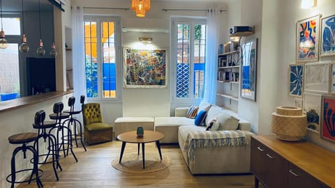 Living room, Lounge or bar