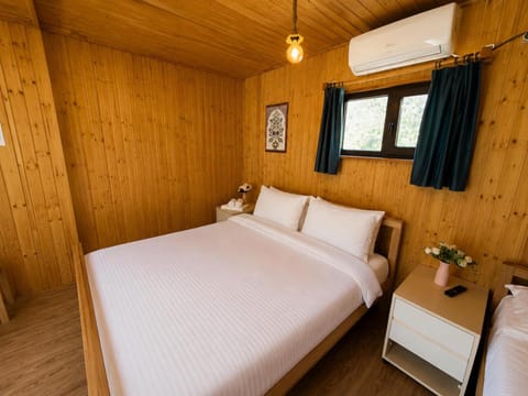 Bed, View (from property/room)