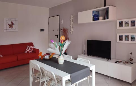 Communal lounge/ TV room, TV and multimedia, Living room, Evening entertainment