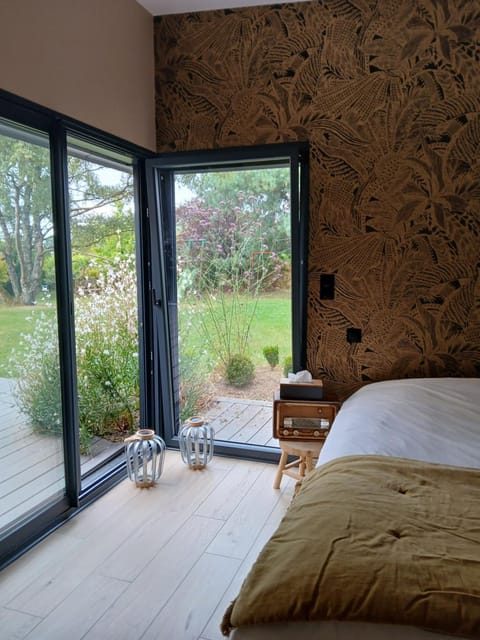 Bedroom, Garden view