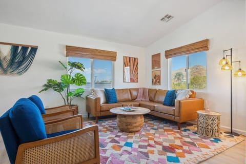 Tangerine House - Hot Tub, Fire Pit, BBQ! home House in Joshua Tree