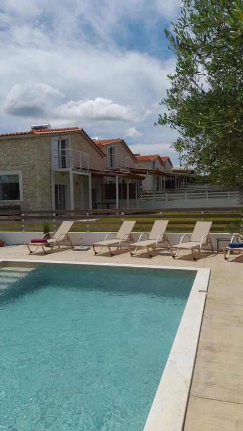 Property building, Day, Swimming pool, sunbed