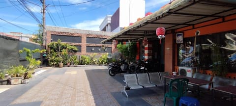 Facade/entrance