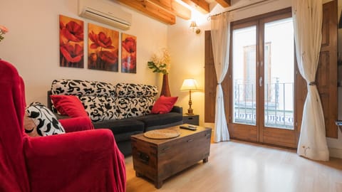 Living room, Seating area, air conditioner