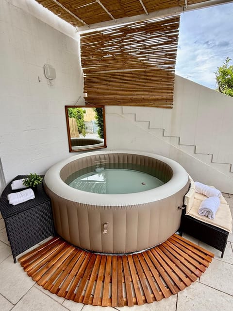 Hot Tub, Pool view, Swimming pool