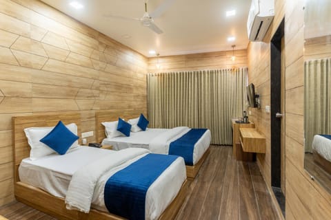 Bed, TV and multimedia, Photo of the whole room, Bedroom, air conditioner