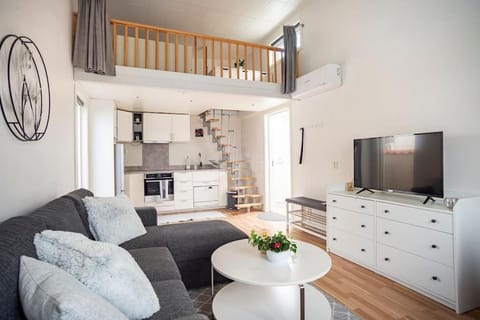 Modern guest house, in the middle of Öckerö Apartment in Gothenburg