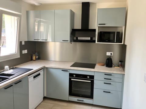 Chambre dans une maison en Colocation proche paris et Disney Room in shared house Bed and Breakfast in Torcy