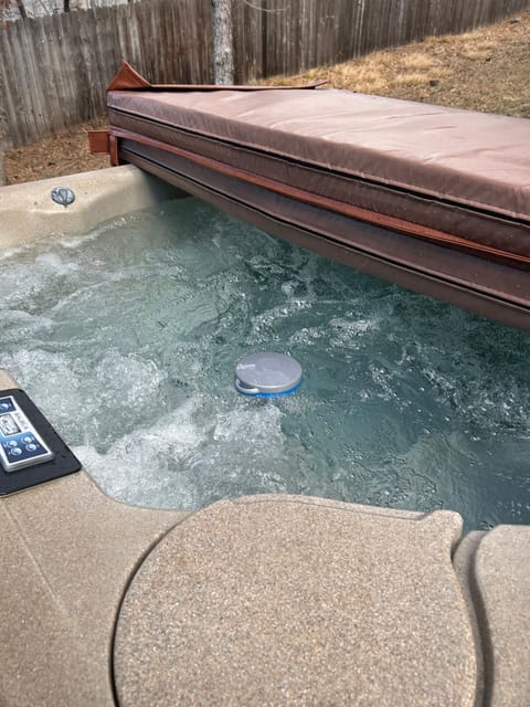 Twin Pines Casita - Big Yard, View, Porch, Hot Tub, & Charm House in Ruidoso