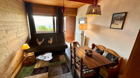 TV and multimedia, Living room, Dining area