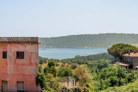Balcony/Terrace, Lake view