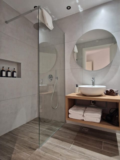 Sunshore N5 - Sea Views, Cozy Balcony, Steps from the Promenade Apartment in Sliema