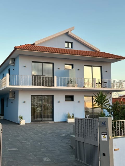 Property building, View (from property/room), Balcony/Terrace