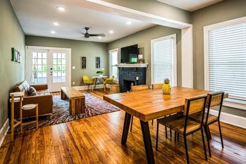 Living room, Dining area