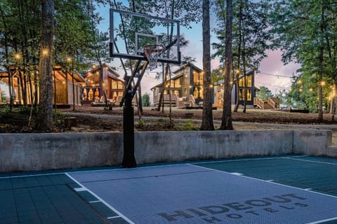 Tennis court, Evening entertainment