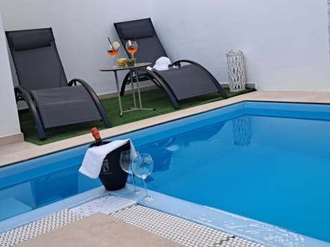 Balcony/Terrace, Swimming pool