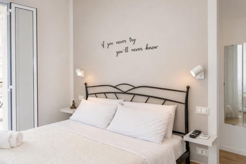 Photo of the whole room, Bedroom, towels