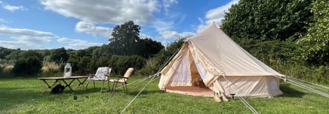 Bell Tent 4m and 7m Fossewold Cotswold Camping Campground/ 
RV Resort in Blockley