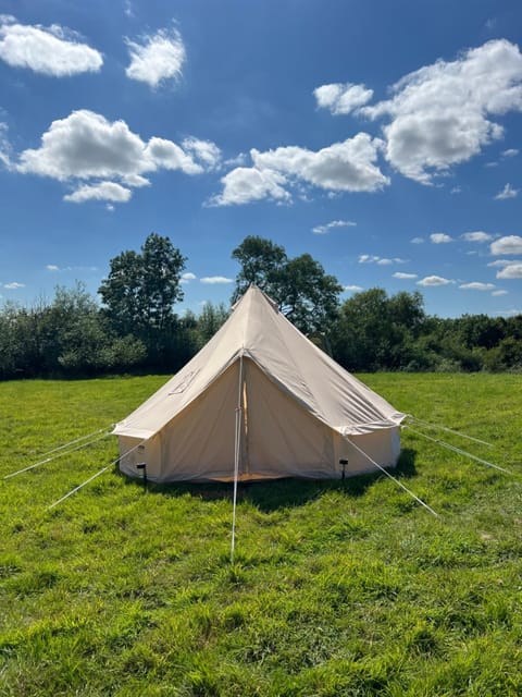 Bell Tent 4m and 7m Fossewold Cotswold Camping Campground/ 
RV Resort in Blockley