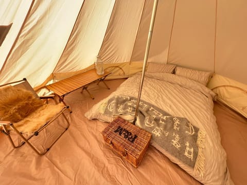 Bell Tent 4m and 7m Fossewold Cotswold Camping Campground/ 
RV Resort in Blockley