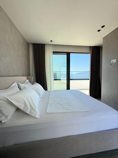Bed, Natural landscape, Photo of the whole room, Bedroom, Sea view