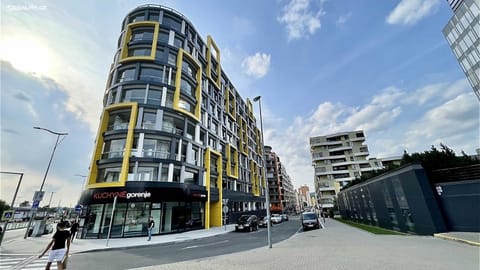 Property building, Neighbourhood, City view, Street view, Location