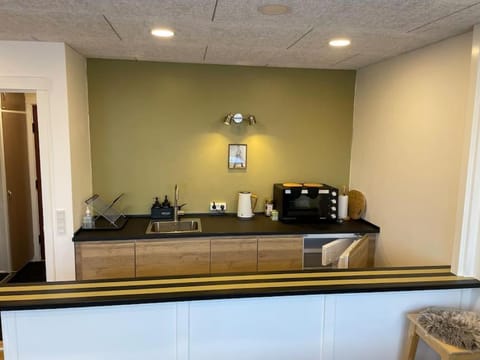 Coffee/tea facilities, Kitchen or kitchenette