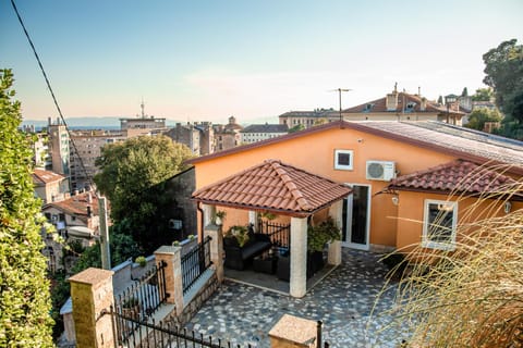 Property building, Balcony/Terrace