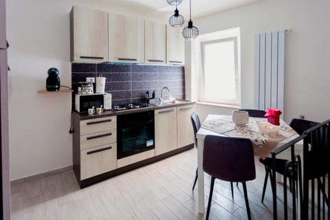 Kitchen or kitchenette, dishwasher