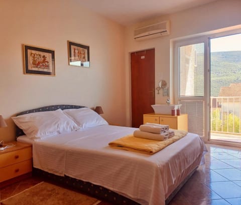Guest House Villa Orlica Apartment in Kotor Municipality
