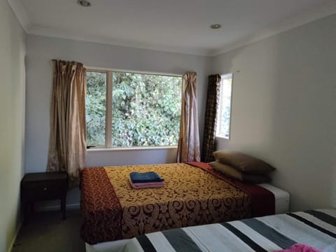 Bed, Garden, Photo of the whole room, Bedroom